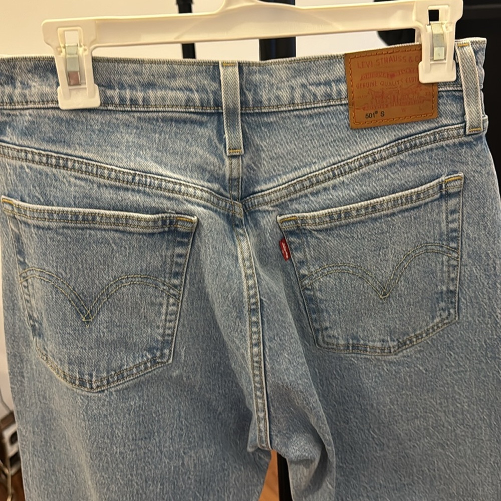 NWOT Levi 502 skinny jeans. Size 28. - Picture 6 of 6
